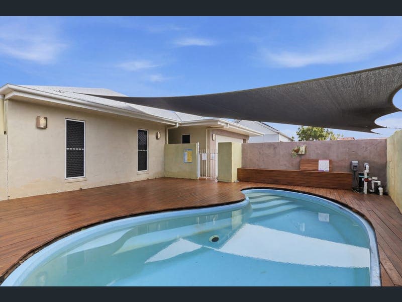 3 Angelina Avenue, Glenella — photo 1 of 5