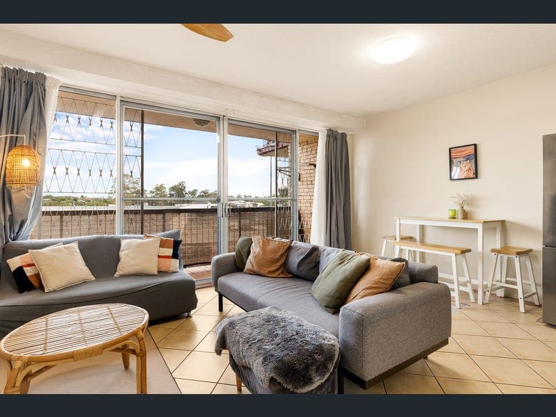 2/30 Shrapnel Road, Cannon Hill — photo 1 of 5