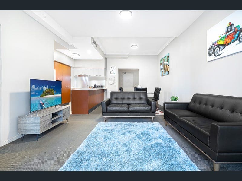 3055/23 Ferny Avenue, Surfers Paradise — photo 1 of 5