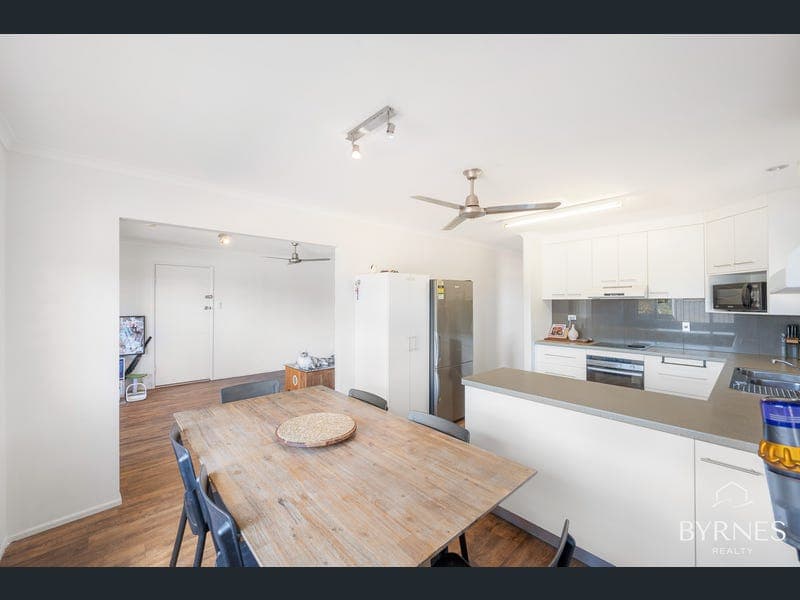 40 Illawarra Drive, Kin Kora — photo 1 of 5