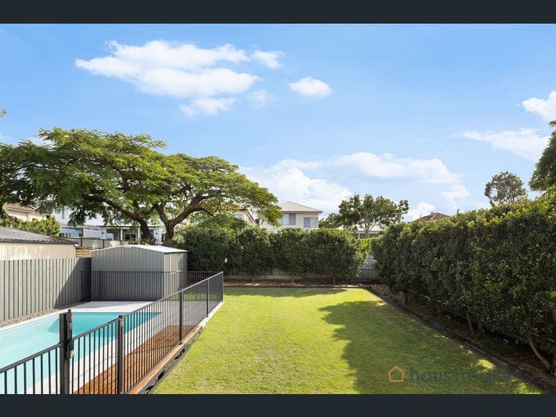 11 Coleman Street, Graceville — photo 1 of 5