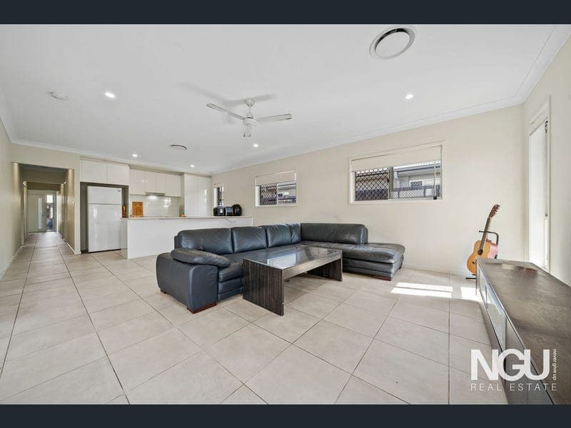 23 Proctor Circuit, Logan Reserve — photo 1 of 5