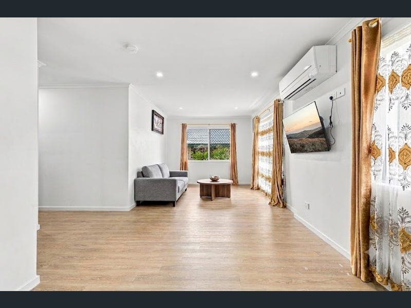 24 Mallawa Street, Slacks Creek — photo 1 of 5