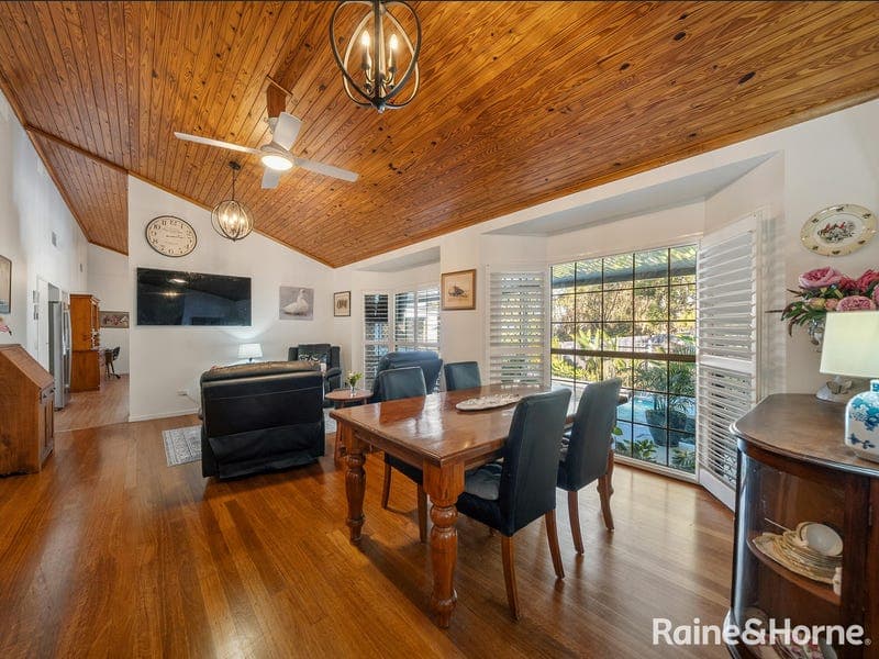 3 Chartres Court, Petrie — photo 1 of 5