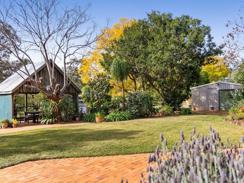 4 Cameron Crescent, Glenvale — photo 1 of 5