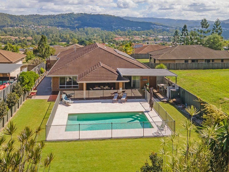 14 Peckham Court, Pacific Pines — photo 1 of 5