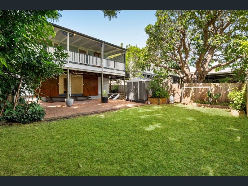 29 Daventry Street, West End — photo 1 of 5