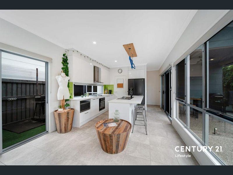 115 Baringa Drive — photo 1 of 5