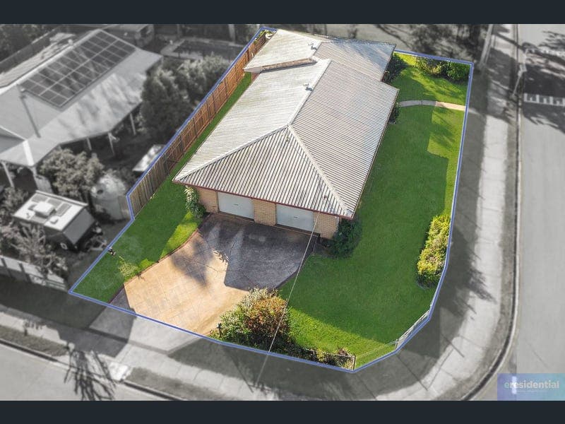 31 Purnell Street, Kallangur — photo 1 of 5