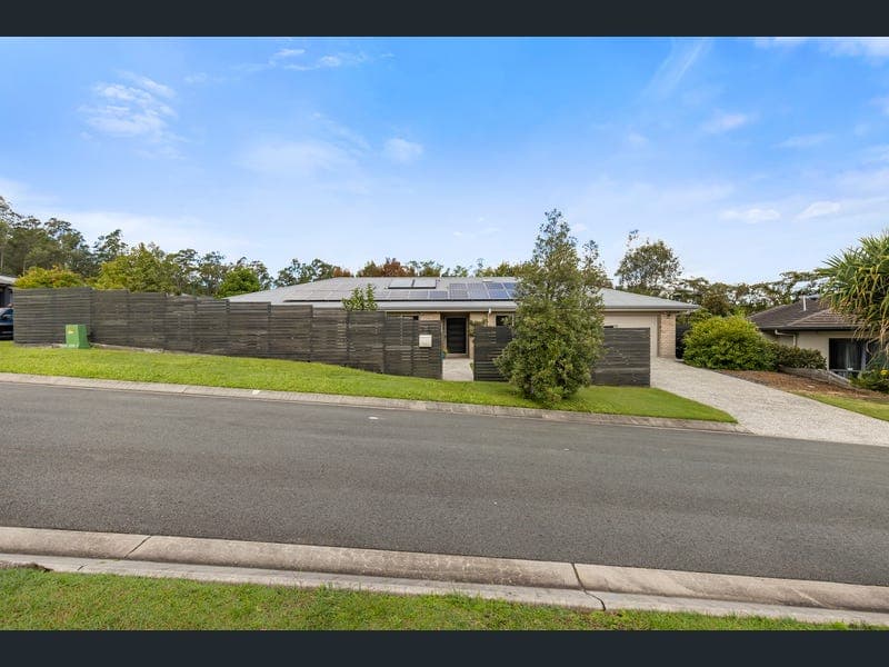 2 Curlew Street, Upper Kedron — photo 1 of 5