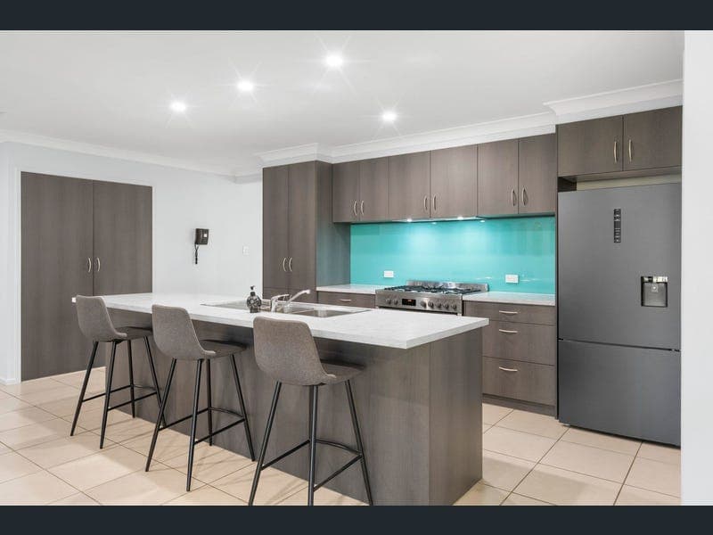 5 Riley Court, Kensington Grove — photo 1 of 5