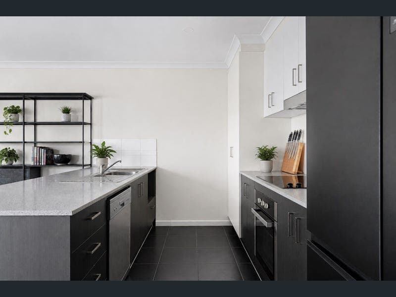 1/3 Menton Place, Harristown — photo 1 of 5