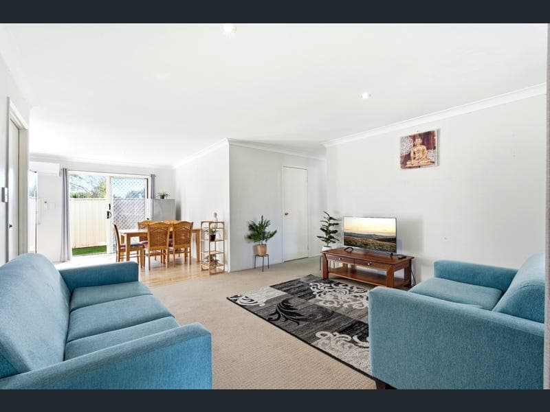 8 Jan Court, Bethania — photo 1 of 5