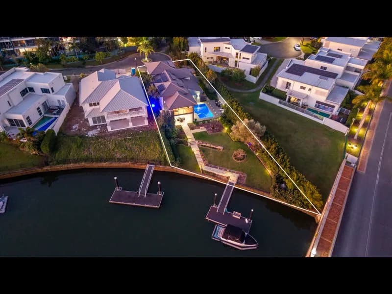 7426 Ellensbrook Drive, Hope Island — photo 1 of 5