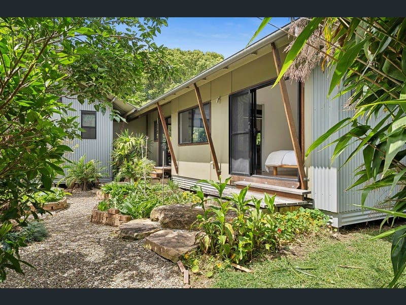 8 Creek Way, Currumbin Valley — photo 1 of 5