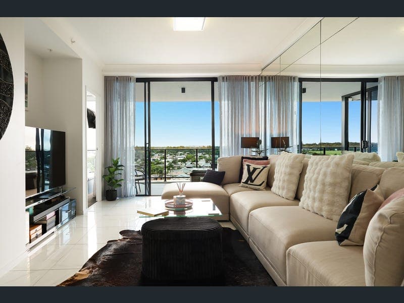 3703/5 Harbour Side Court, Biggera Waters — photo 1 of 5