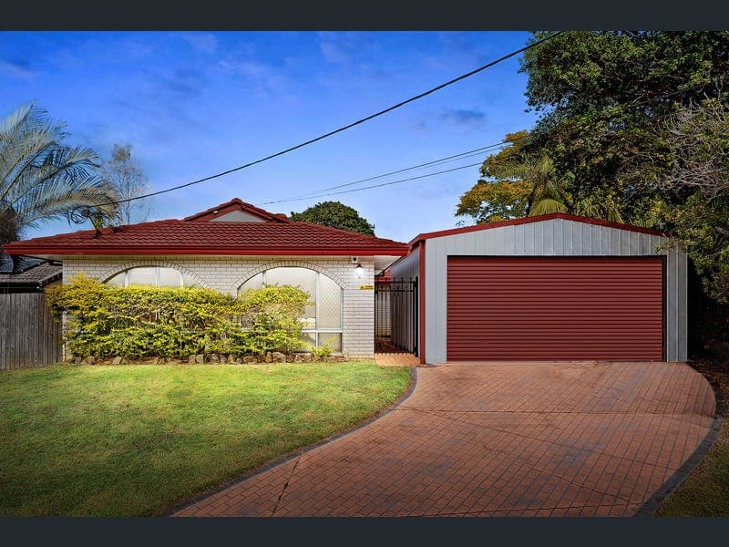 29 Kancoona Street, Rochedale South — photo 1 of 5