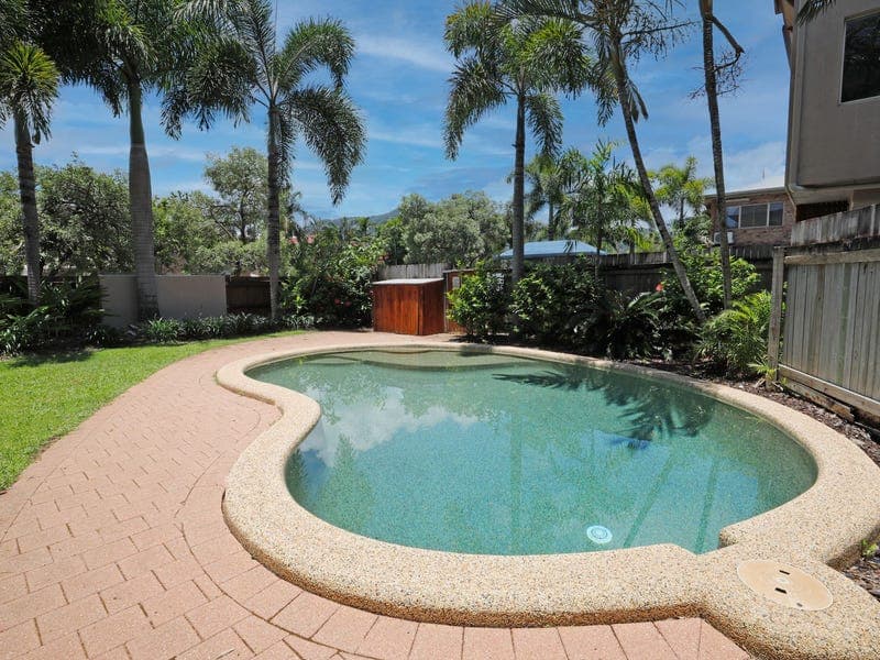 4 Grantala Street, Manoora — photo 1 of 5