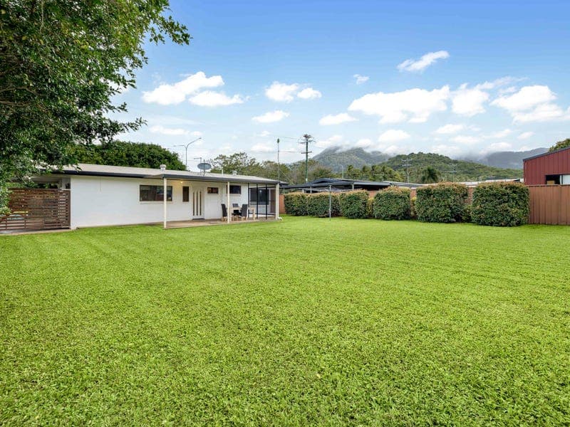 14 Anderson Road, Woree — photo 1 of 5