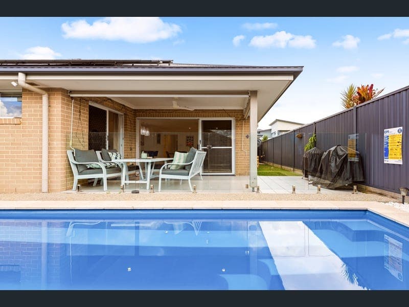 3 Palatial Crescent, Narangba — photo 1 of 5