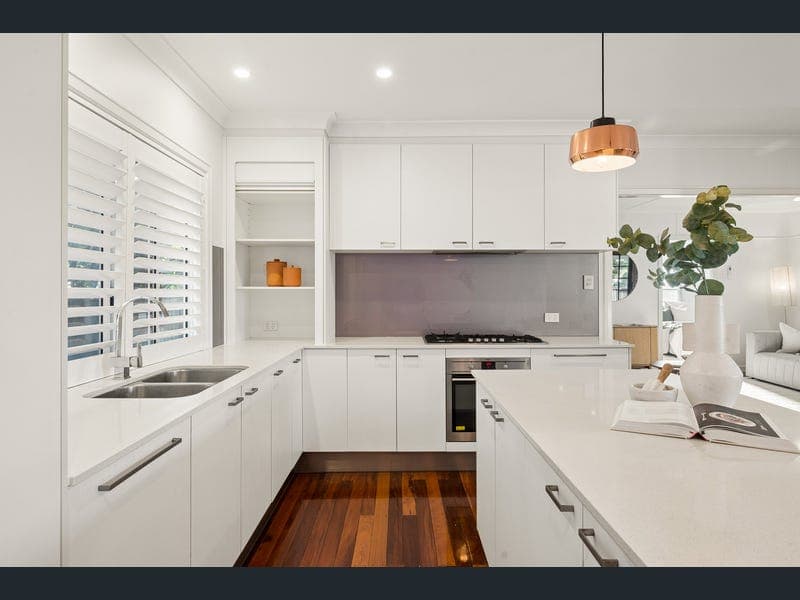 2 Fingal Street, Tarragindi — photo 1 of 5