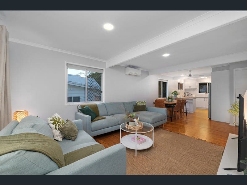 15 Yeerinbool Court, Arana Hills — photo 1 of 5