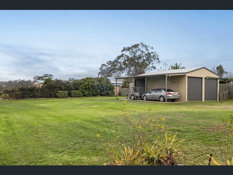 6 Lewis Drive, Meringandan West — photo 1 of 5