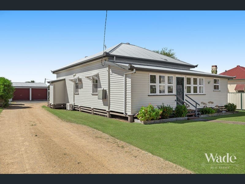 3 Denham Street, Warwick — photo 1 of 5