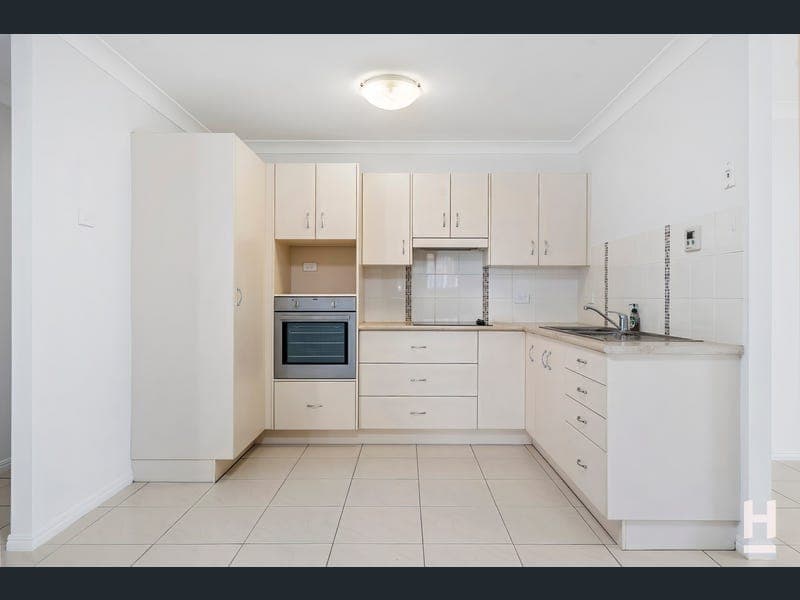 13 Gillespie Street, Wandal — photo 1 of 5
