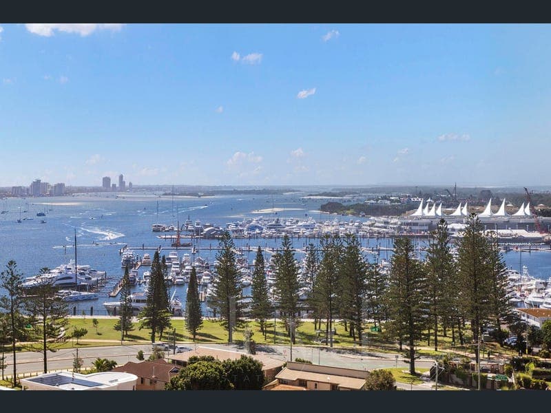 2133/1 Lennie Avenue, Main Beach — photo 1 of 5