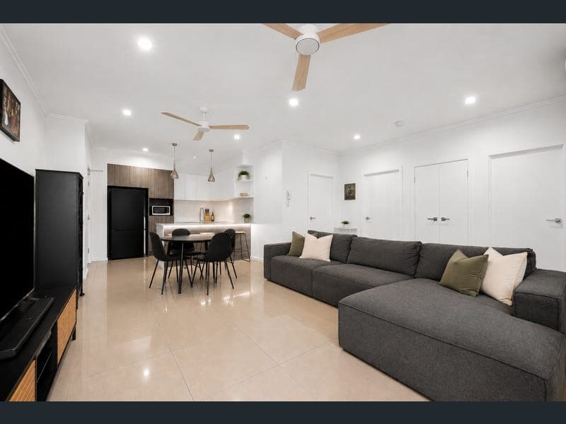 18/15 Durham Street, Coorparoo — photo 1 of 5