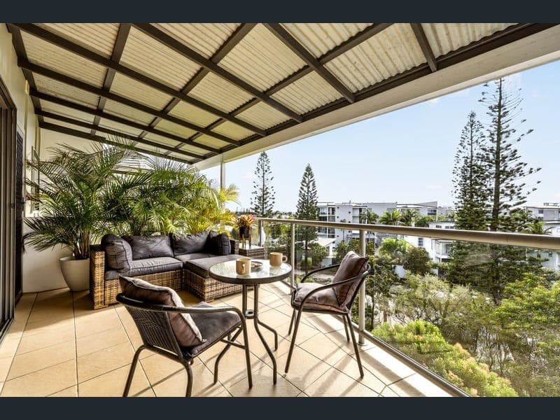 53/10 Grand Parade, Kawana Island — photo 1 of 5