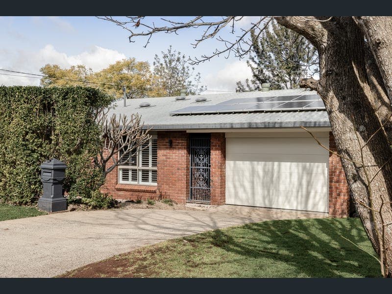 5 Sirron Street, Blue Mountain Heights — photo 1 of 5
