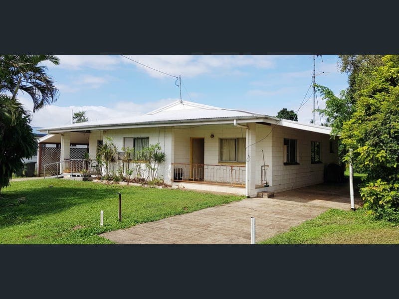 7 Landsdown St, Cardwell — photo 1 of 5