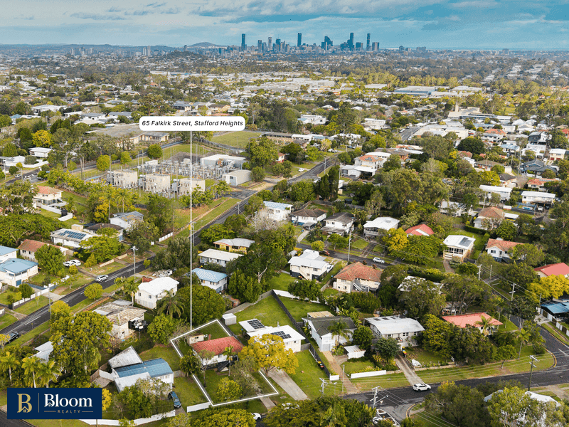 65 Falkirk Street, Stafford Heights — photo 1 of 5