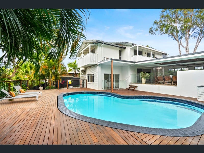 17 Kallaroo Crescent, Ashmore — photo 1 of 5