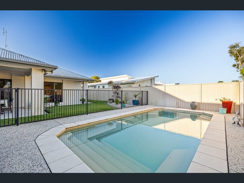 5 La Rita Court, Pelican Waters — photo 1 of 5