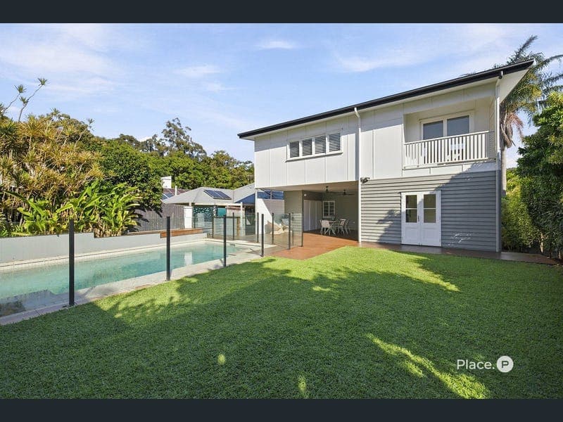 122 Shaftesbury Street, Tarragindi — photo 1 of 5