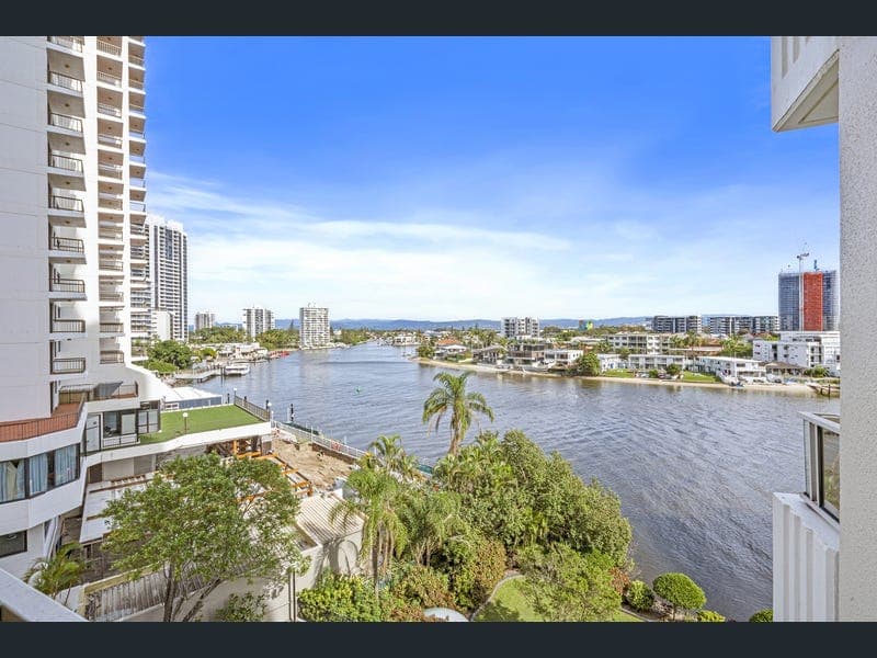 16/40 Ferny Avenue, Surfers Paradise — photo 1 of 5