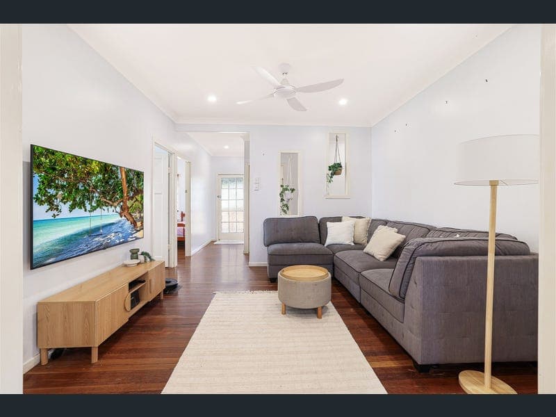 3 Wainwright Street, Svensson Heights — photo 1 of 5