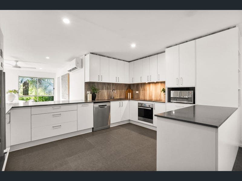 4 Hall Court, Upper Kedron — photo 1 of 5
