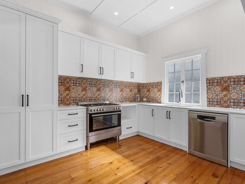9 Torch Street, East Ipswich — photo 1 of 5