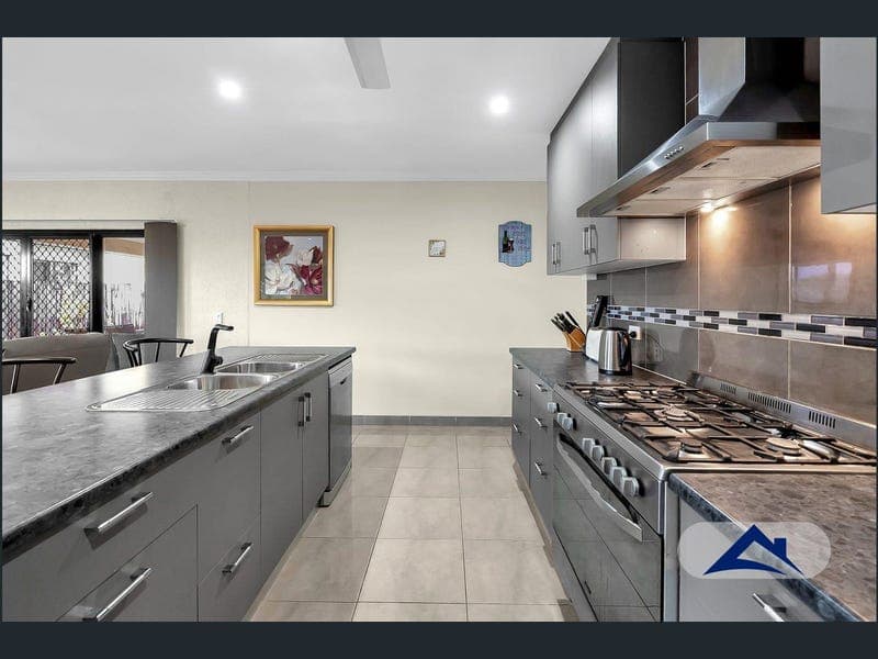 39 Treetop Drive, Mount Sheridan — photo 1 of 5