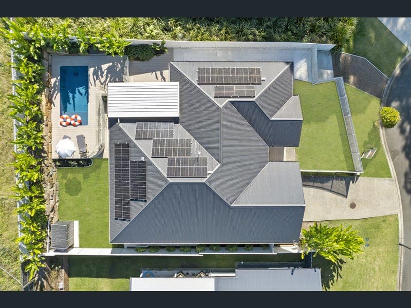 7 Campbell Place, Landsborough — photo 1 of 5