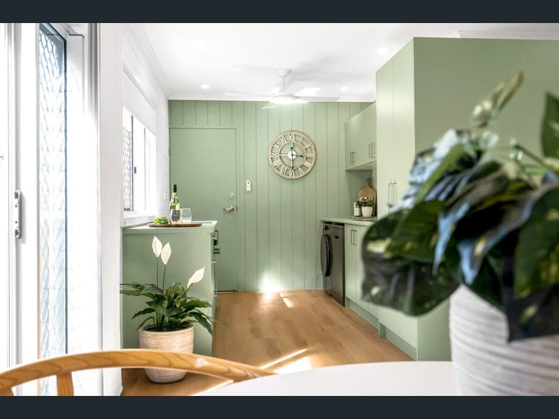 1/379 Mayers Street, Edge Hill — photo 1 of 5