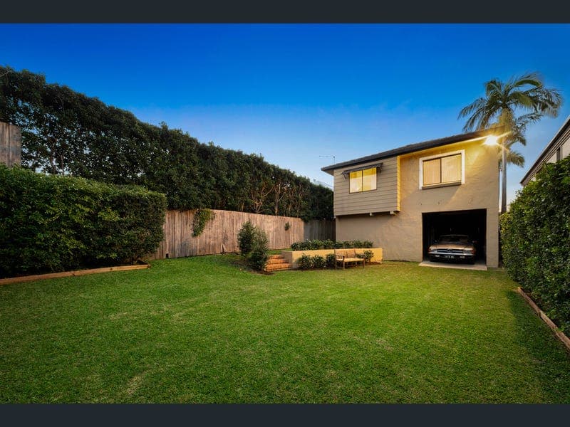 111 Oriel Road, Clayfield — photo 1 of 5