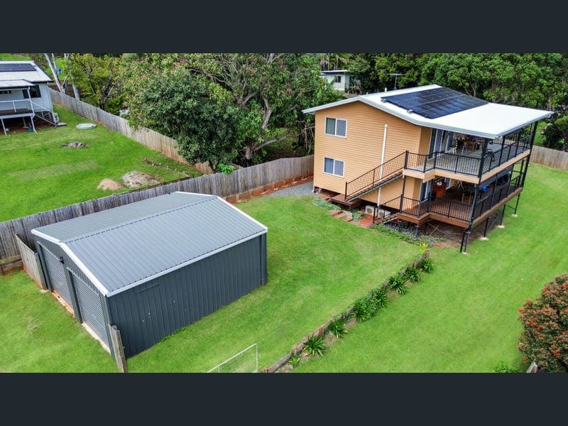 20 Eastbourne Terrace, Macleay Island — photo 1 of 5