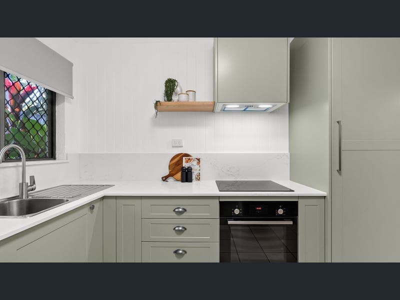 2/11 Vallely Street, Freshwater — photo 1 of 5