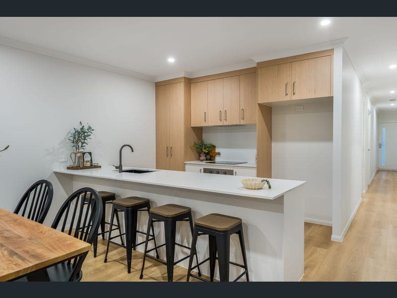 26 Armstrong Street, Berserker — photo 1 of 5