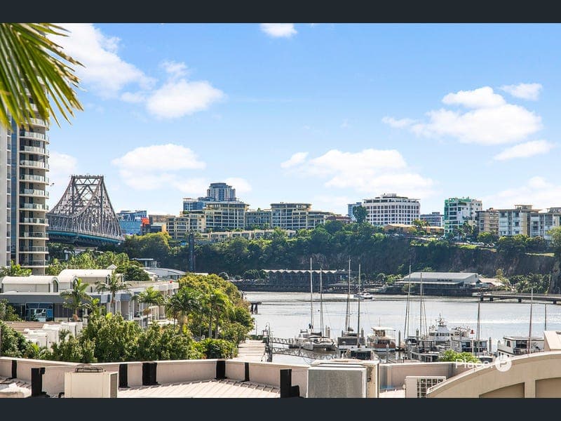 5/77 Cairns Street, Kangaroo Point — photo 1 of 5